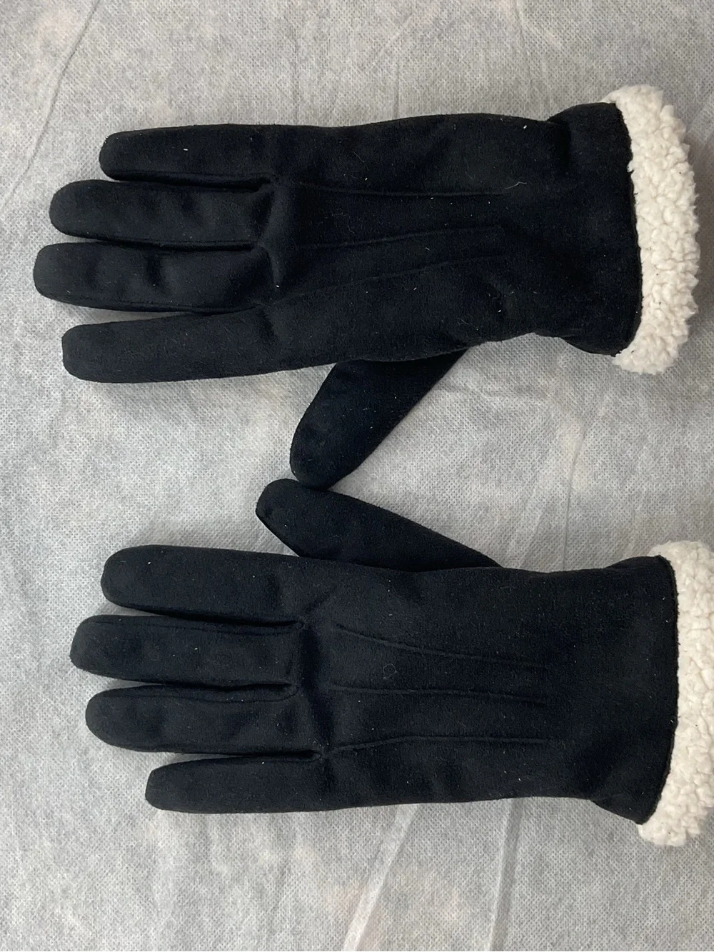 isotoner Black Women's Sherpa Lined Microsuede Glove - Picture 3 of 5